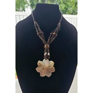 Vtg Boho Beach Wooden Beaded Carved Black Lip Shell Flower Statement Necklace